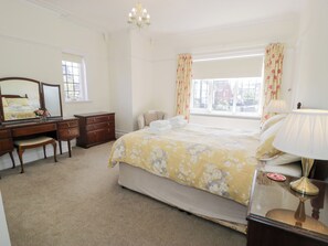 Cottage | 3 bedrooms, individually decorated, individually furnished, free WiFi