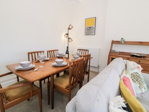 Cottage | Dining