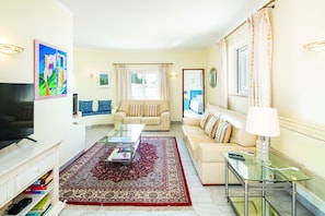TV, fireplace, DVD player, stereo