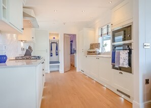 Fridge, oven, stovetop, toaster