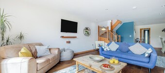 Stunning two storey contemporary lodge on the edge of the lake.