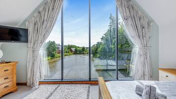 2 bedrooms, WiFi (free)