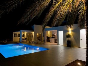 Pool - Casa Guincho, villa with private pool at Algarve Clube Atlântico (Carvoeiro)