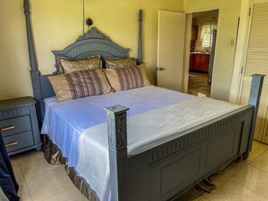 2 bedrooms, iron/ironing board, WiFi - Jamaican life Rental Home (Montego Bay)