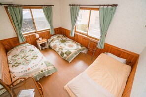 8 bedrooms, desk, free WiFi, bed sheets