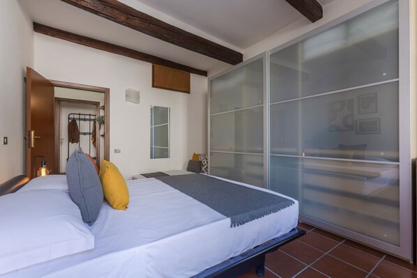 1 bedroom, iron/ironing board, bed sheets