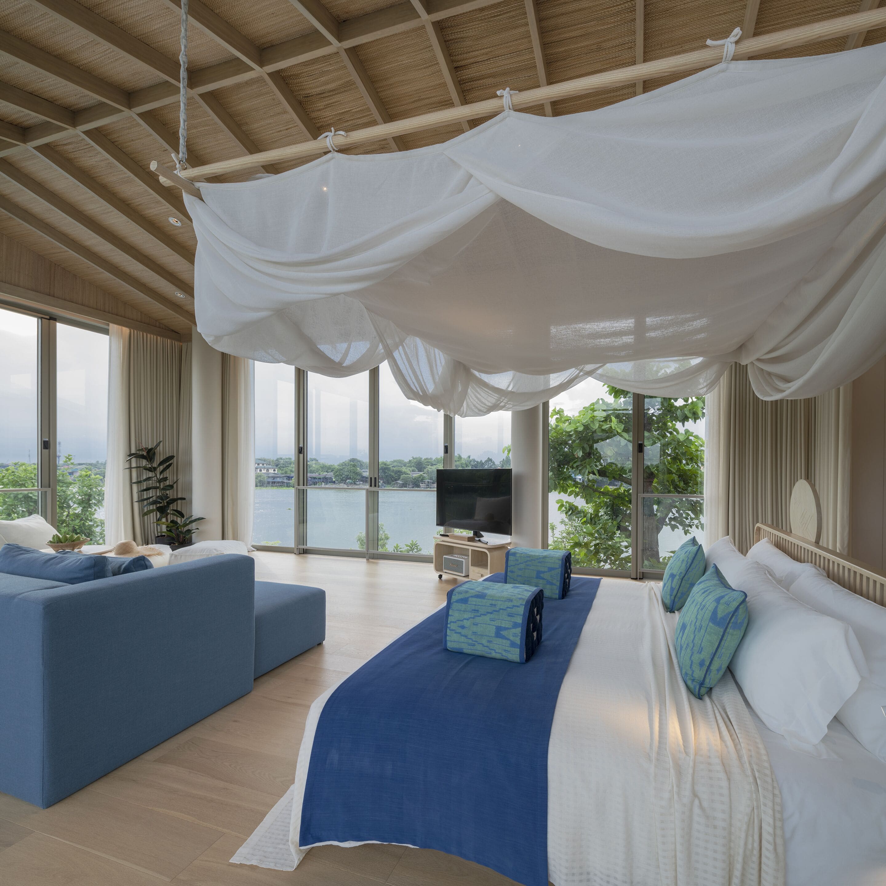 SALA Signature Villa 1 | Hypo-allergenic bedding, down duvets, minibar, in-room safe