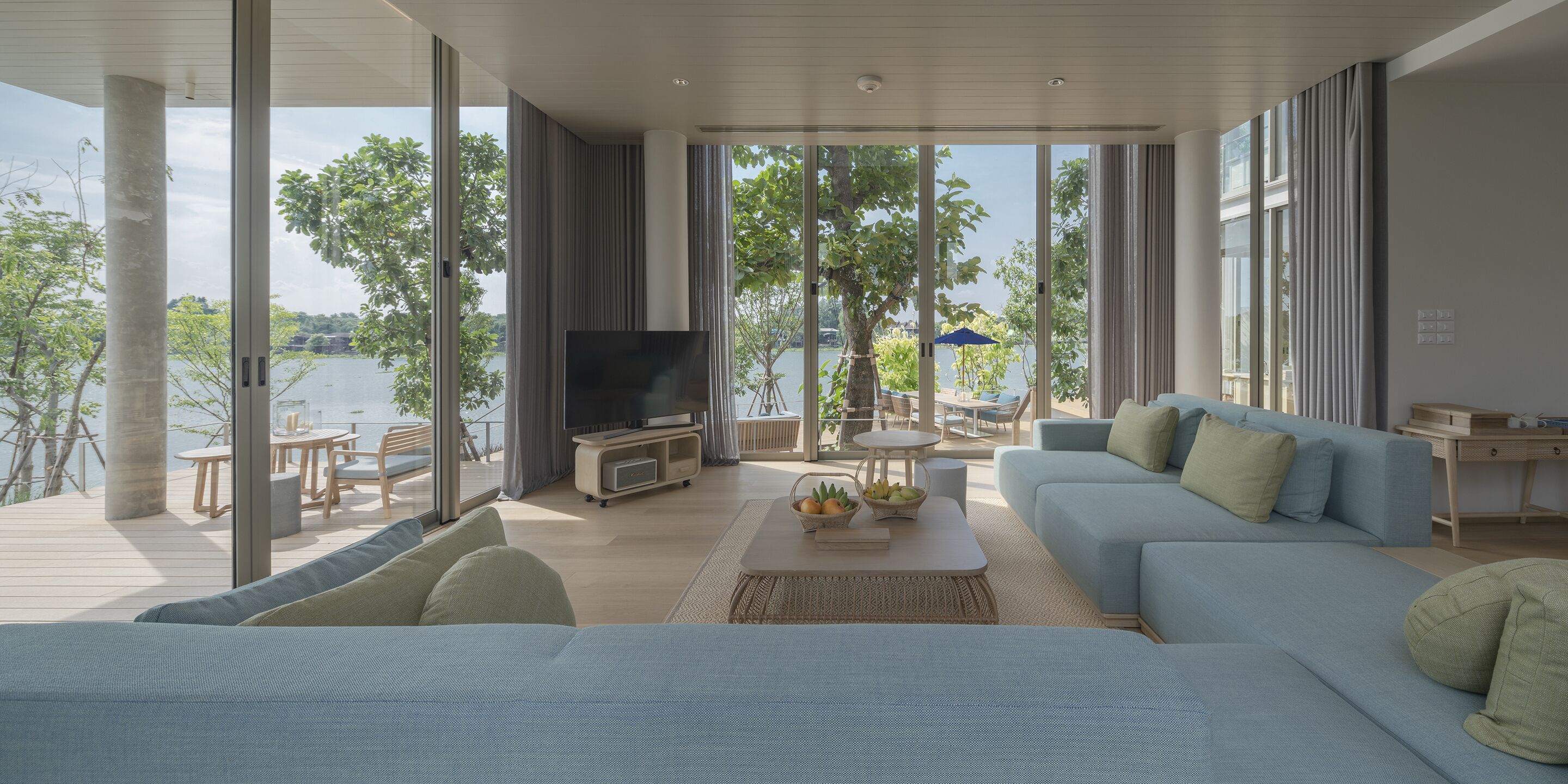 SALA Signature Villa 1 | 起居区 | 43-英寸智能电视 （配备有线频道）、电视