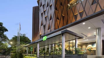 المنشأة من الخارج