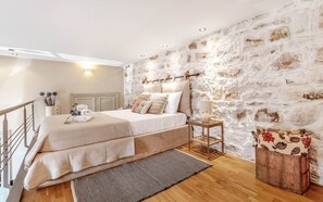 Luxury Loft, Ensuite, Sea View (Mouragia Loft) | 1 bedroom, free WiFi, bed sheets