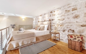Luxury Loft, Ensuite, Sea View (Mouragia Loft) | 1 bedroom, free WiFi, bed sheets