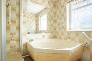 Bathroom - Cosy House Near lea Hall Train Station bhx nec nia (Birmingham)