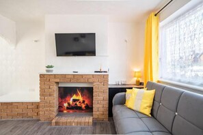 House | Living area - Cosy House Near lea Hall Train Station bhx nec nia (Birmingham)