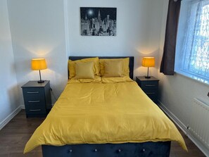 2 bedrooms, free WiFi, bed sheets - Cosy House Near lea Hall Train Station bhx nec nia (Birmingham)