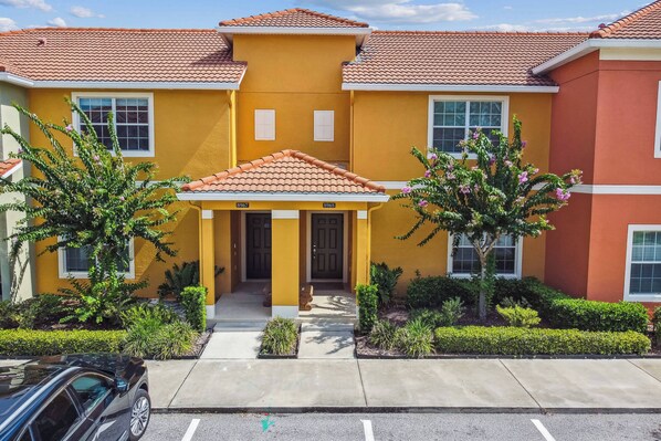 Exterior - 4BR Retreat 15min to Disney (Kissimmee)