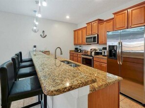 Fridge, microwave, stovetop, dishwasher - 4BR Retreat 15min to Disney (Kissimmee)