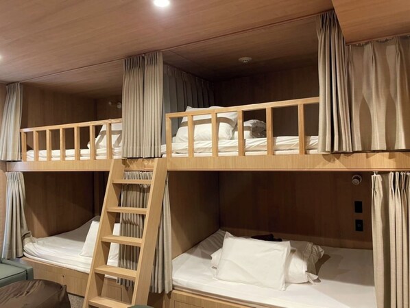 1 bedroom, desk, free WiFi, bed sheets