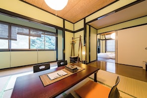 Bureau, Wi-Fi gratuit, draps fournis