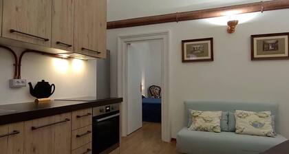 2-bed House in Rome Near Coliseum