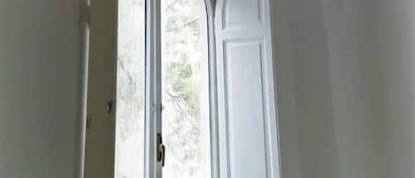 Casa | 2 quartos, Wi-Fi de cortesia, roupa de cama