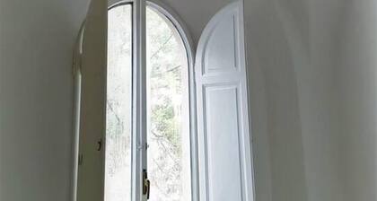 2-bed House in Rome Near Coliseum