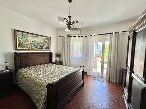 4 habitaciones, tabla de planchar con plancha y wifi gratis 