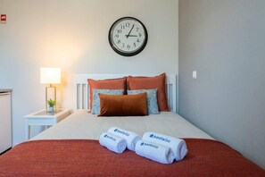 1 slaapkamer, een strijkplank/strijkijzer, reisbedje, wifi