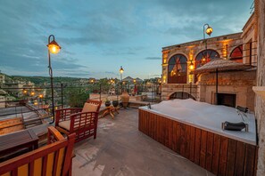 Suite Khas | Bathtub spa pribadi