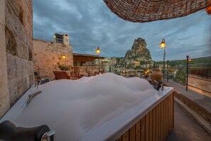 Terrace/patio - Capp Royal Cave Hotel (Ürgüp)