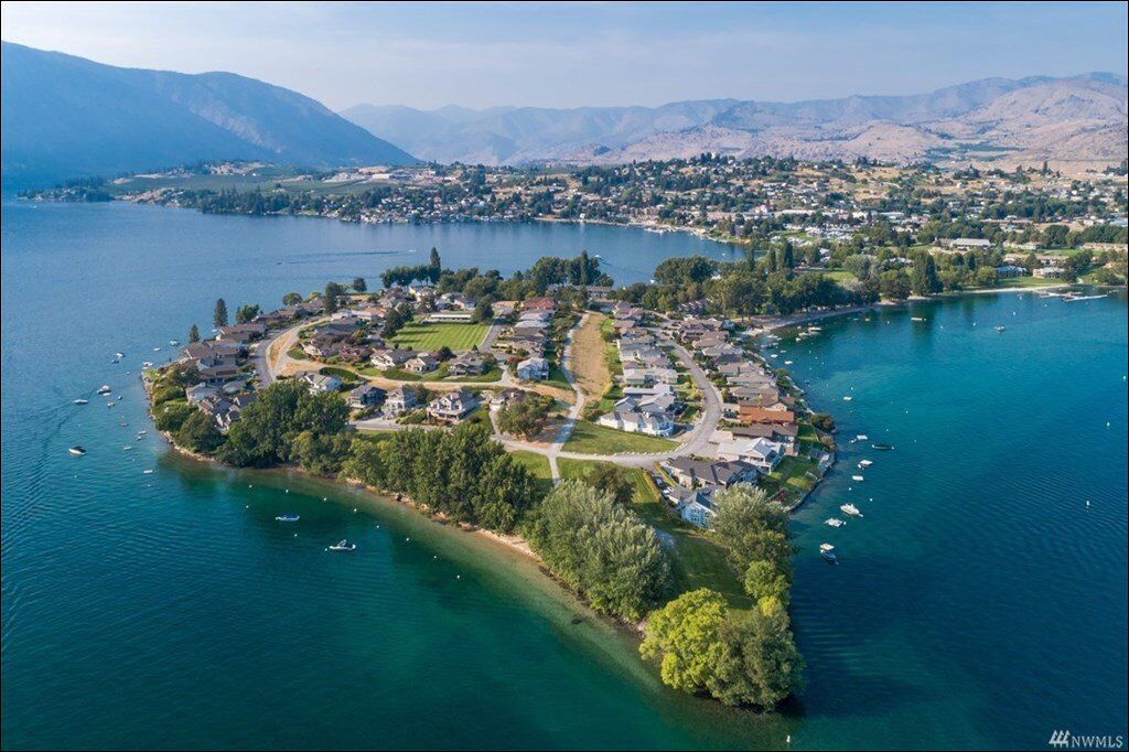 Live your best life here on the beaches of Lake Chelan