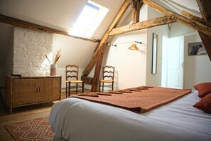 5 bedrooms, free WiFi, wheelchair access