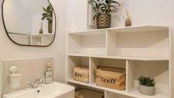 Cottage | 1 bedroom, individually decorated, individually furnished, free WiFi