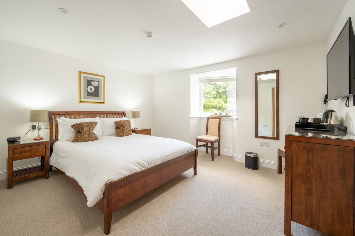 Classic Double Room, 1 Bedroom | Premium bedding, in-room safe, blackout drapes, cribs (free)