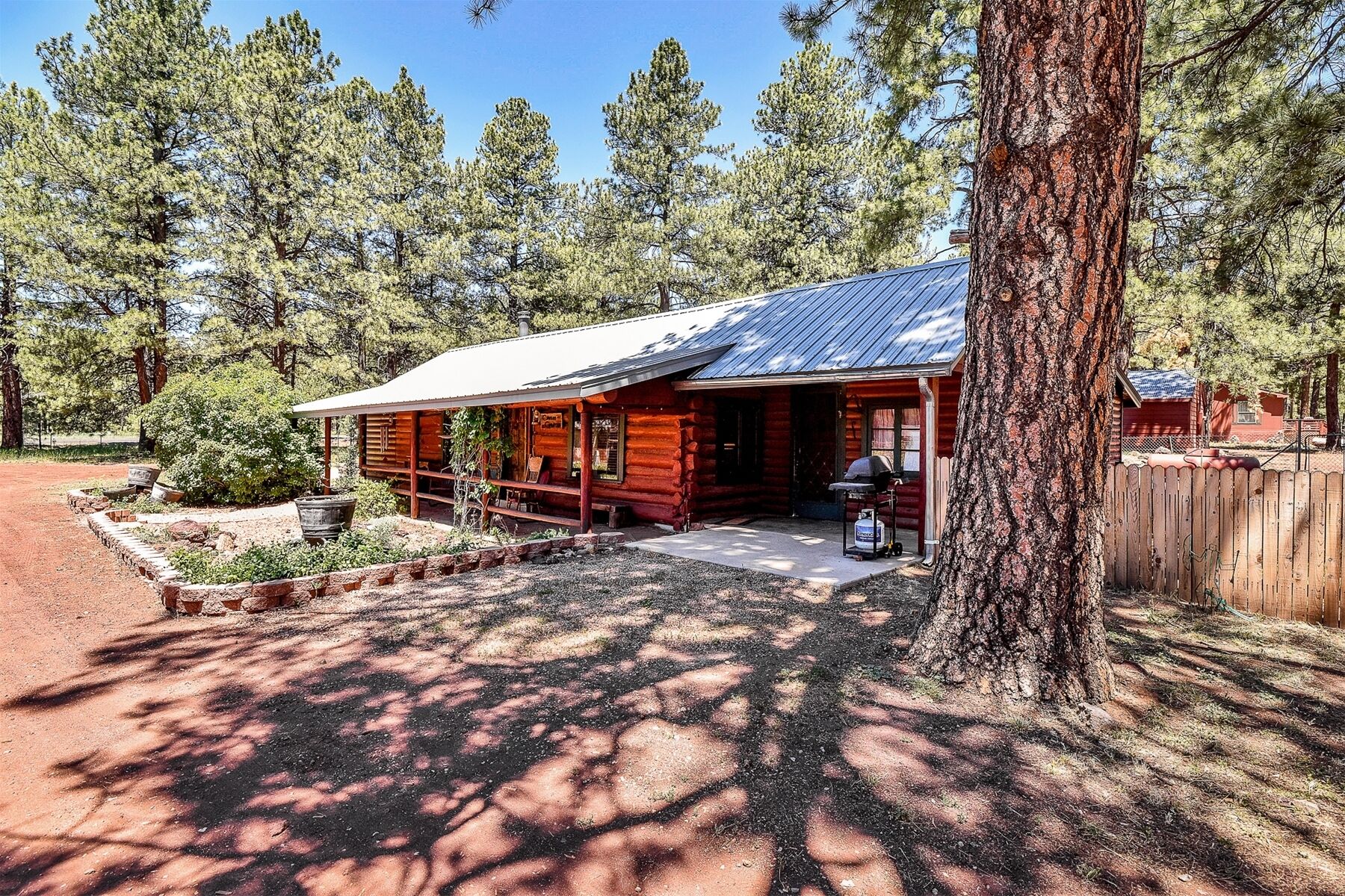 Rare, Log Cabin Treasure! Close to Grand Canyon / Now with Wi-Fi!