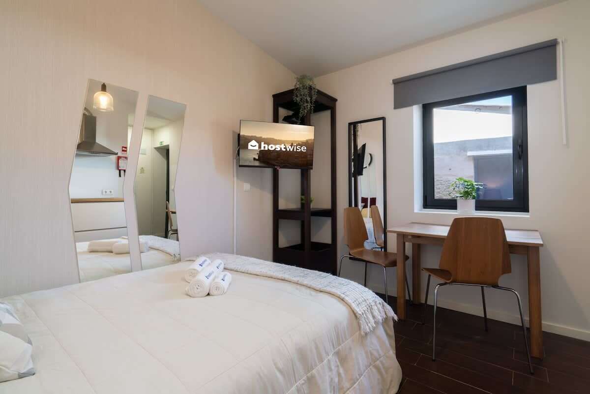 1 dormitorio, tabla de planchar con plancha, cuna de viaje y wifi