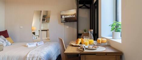 1 bedroom, iron/ironing board, travel cot, WiFi