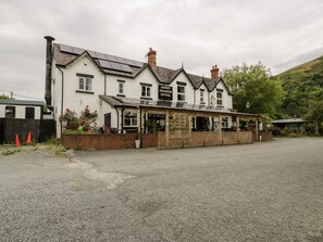Exterior - Grange Caravan (Llangollen)
