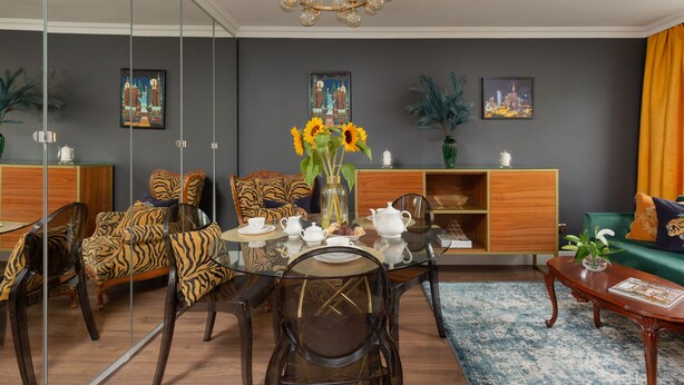 Unclassified image, 1 of 24, button - One-bedroom Apartment Aleje Ujazdowskie (Warsaw)