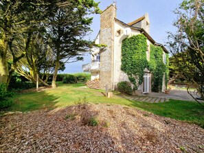 Property grounds - Dream destination, right by the sea, (Santec)