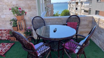 Jakuzili,Terasli,Deniz Manzarali Suit | Terrace/patio