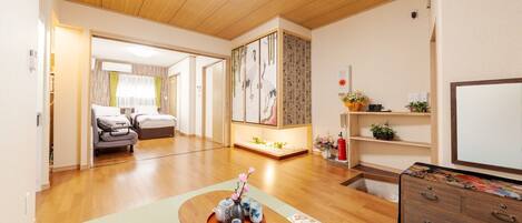 2 bedrooms, desk, free WiFi, bed sheets