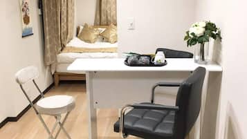 1 bedroom, desk, free WiFi, bed sheets