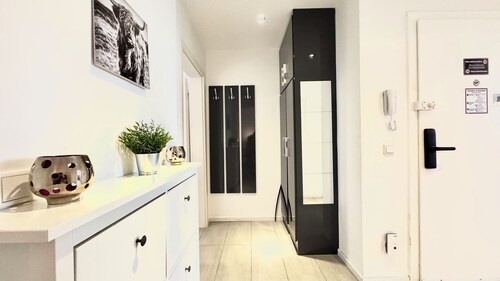 Nice 2 rooms near the main station