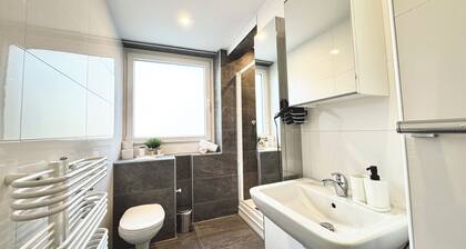 Nice 2 rooms near the main station