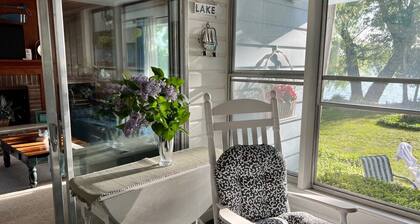 Direct Lake Leelanau Sunset view, Fire pit, grill, dock, boat lift , dog ok