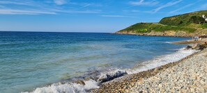 In Strandnähe, Liegestühle, Strandtücher