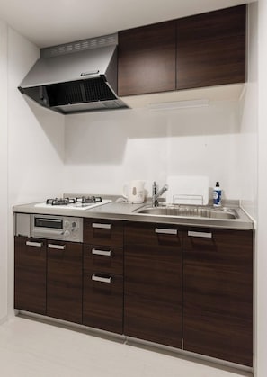 雪櫃、微波爐、爐具、廚房用具/餐具/器皿