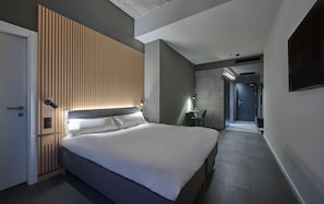 Doppelzimmer, barrierefrei | Schreibtisch, schallisolierte Zimmer, Bettwäsche