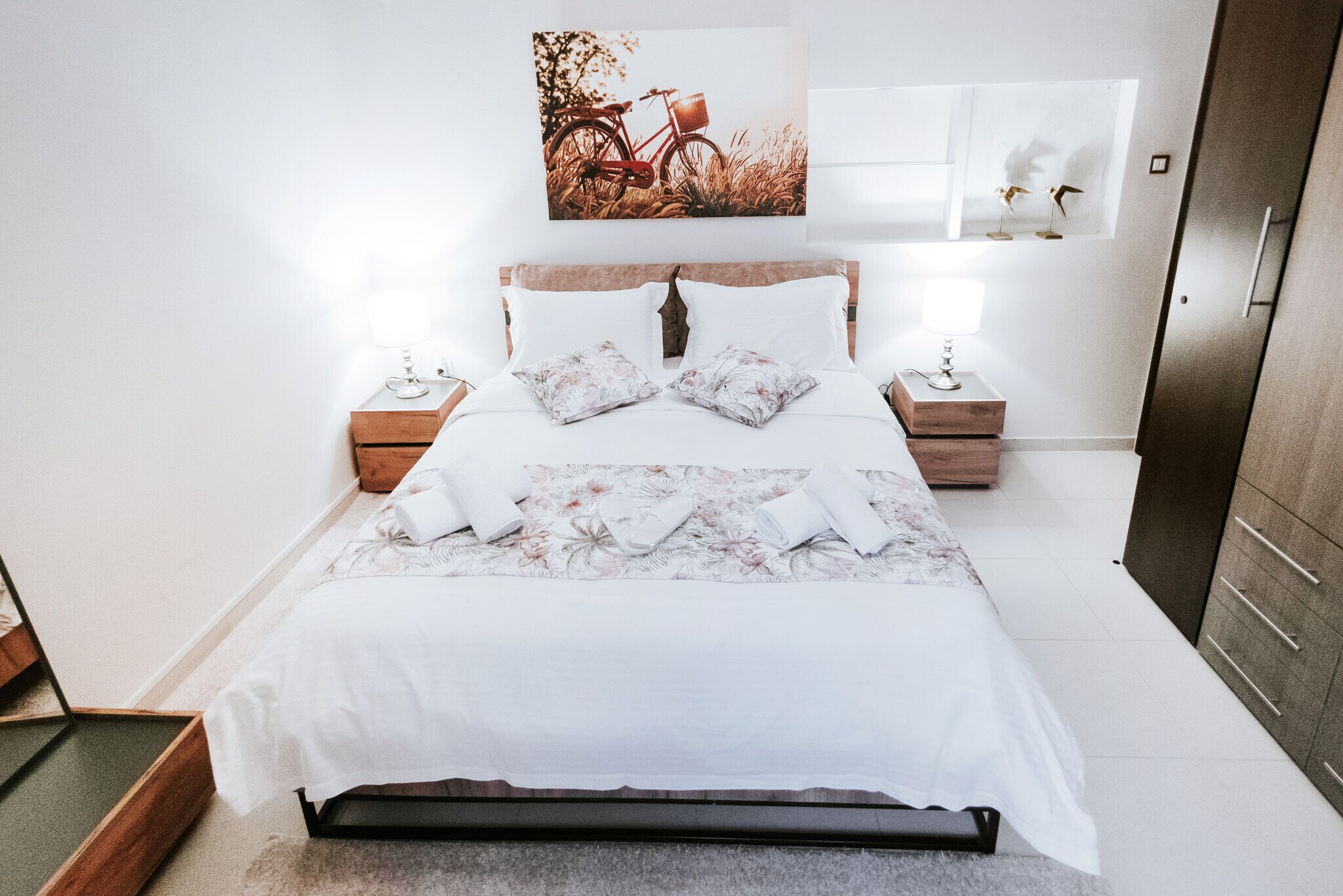 Deluxe-huoneisto, useita makuuhuoneita, keittiö, kaupunkinäköala | 2 makuuhuonetta, silitysrauta/-lauta, ilmainen Wi-Fi