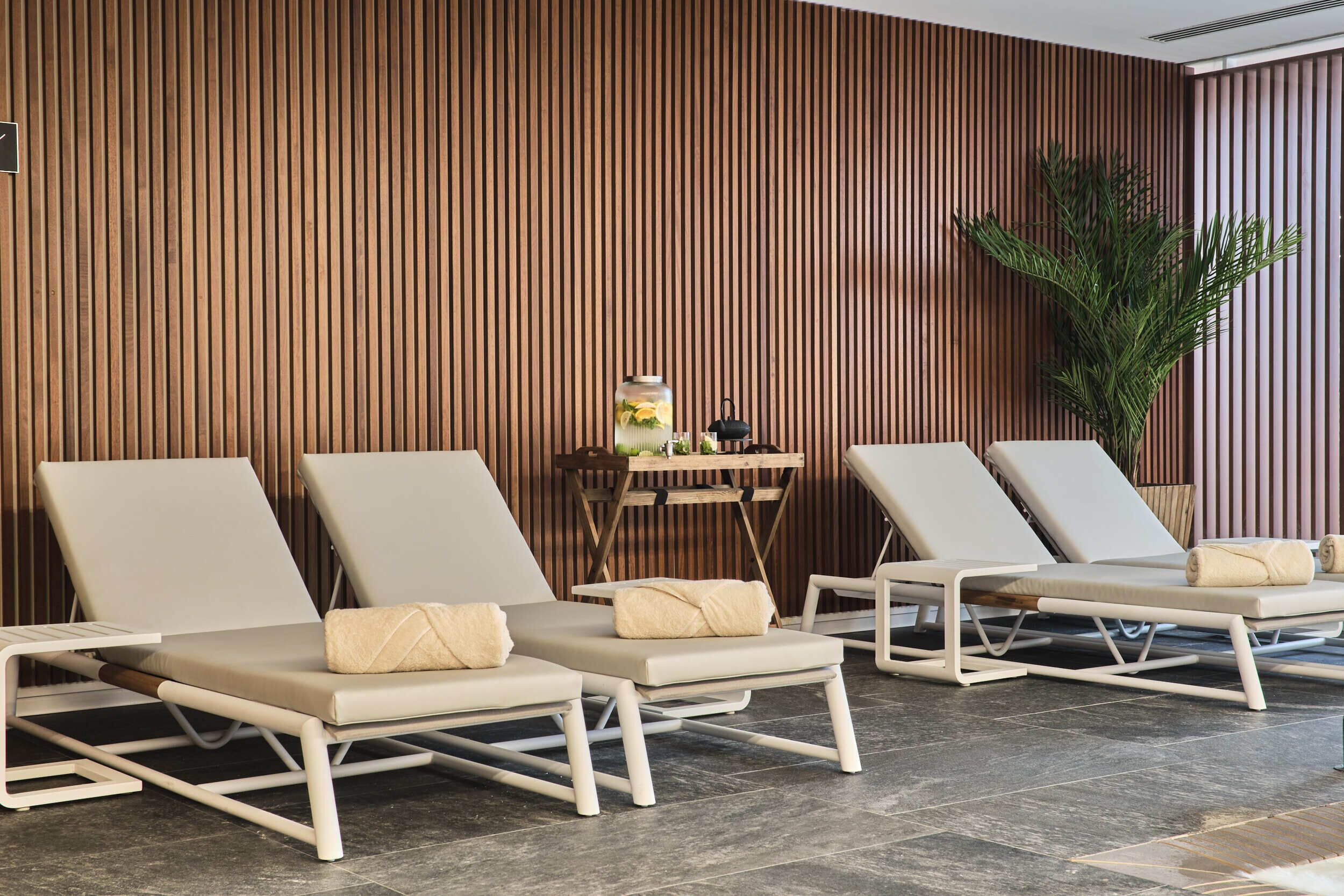 sauna, 1 treatment room, massages